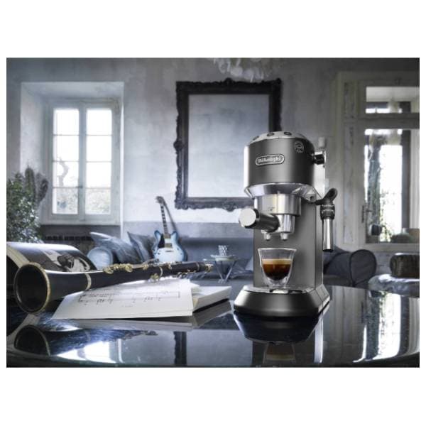 DeLonghi aparat za kafu EC685.BK 8