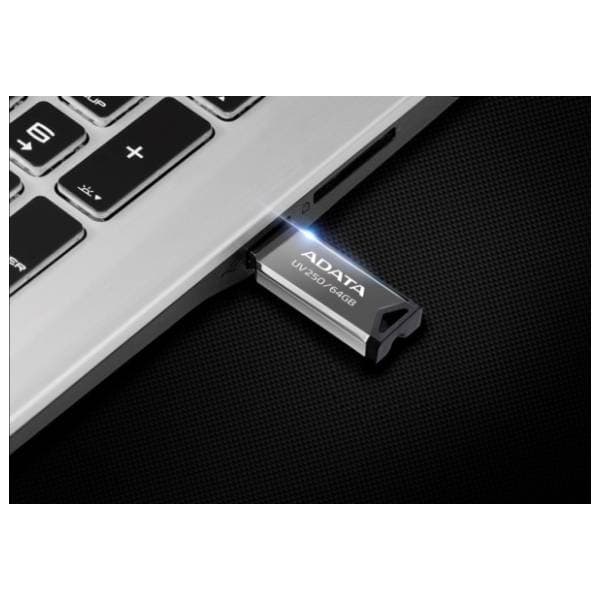 A-DATA USB flash memorija 32GB AUV250-32G-RBK 3