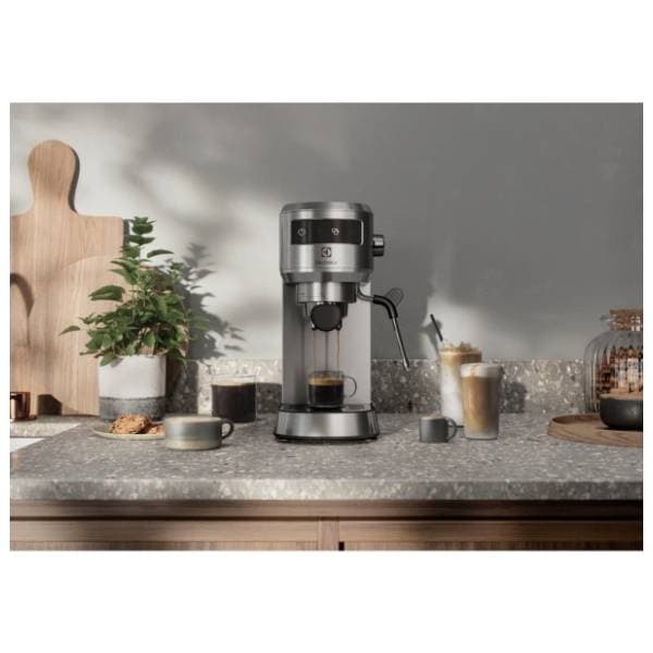 ELECTROLUX aparat za kafu E6EC1-6ST 6