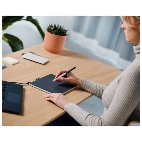 WACOM One Pen Tablet M CTC6110WLW2B grafička tabla 3