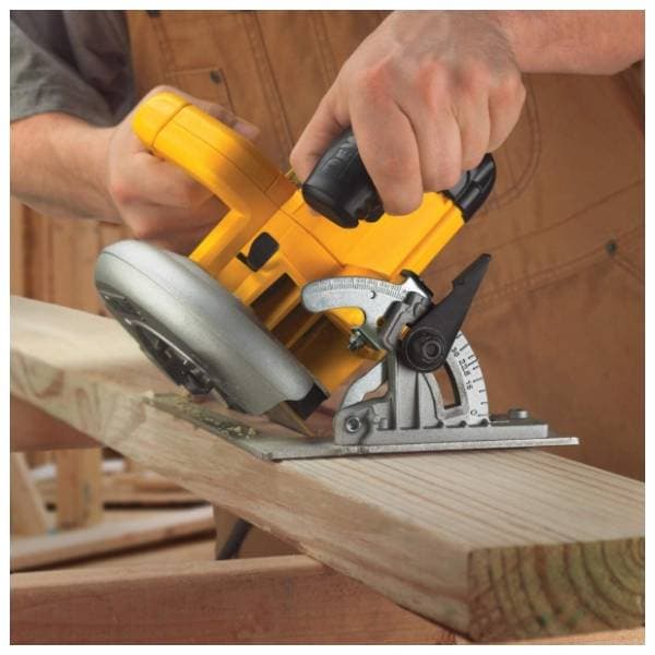 DeWALT DWE575K kružna testera 2