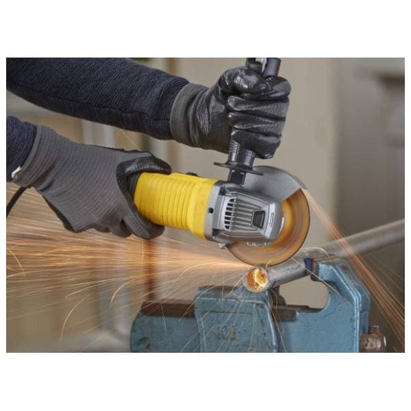 STANLEY FMEG220 ugaona brusilica 1