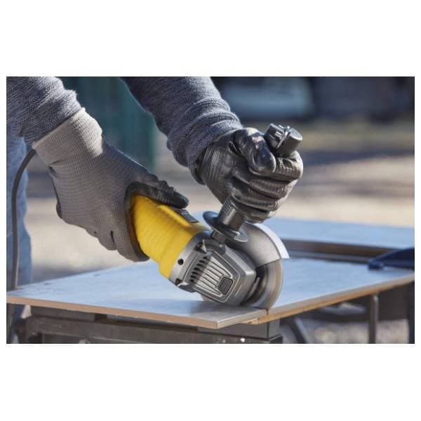 STANLEY FMEG220 ugaona brusilica 2