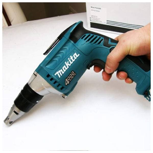 MAKITA FS4300 odvrtač za suvu gradnju 1