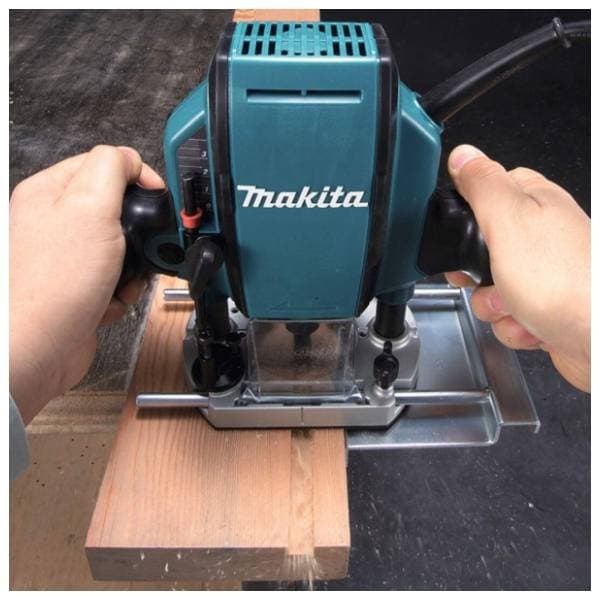 MAKITA RP0900 glodalica 2