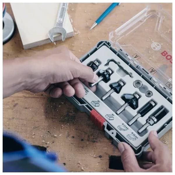 BOSCH komplet raznih glodala 15 komada 2607017472 2