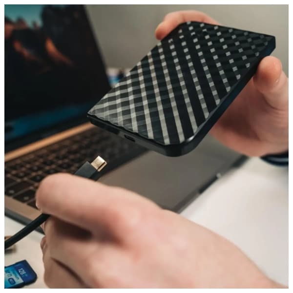 VERBATIM eksterni SSD 1TB Store 'n' Go (53230) 6