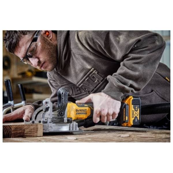 DeWALT DCW682NT Solo aku kekserica 4