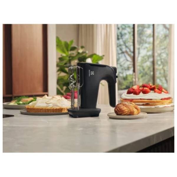 ELECTROLUX ručni mikser EHM4B crni 7