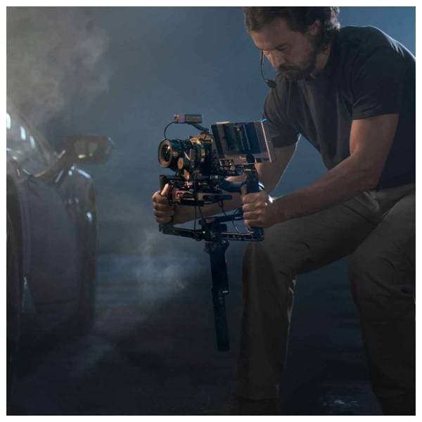 DJI RS 4 Pro Combo gimbal 8