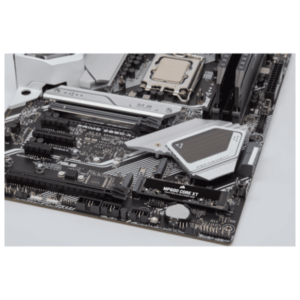 CORSAIR SSD 1TB MP600 CORE XT crni 5