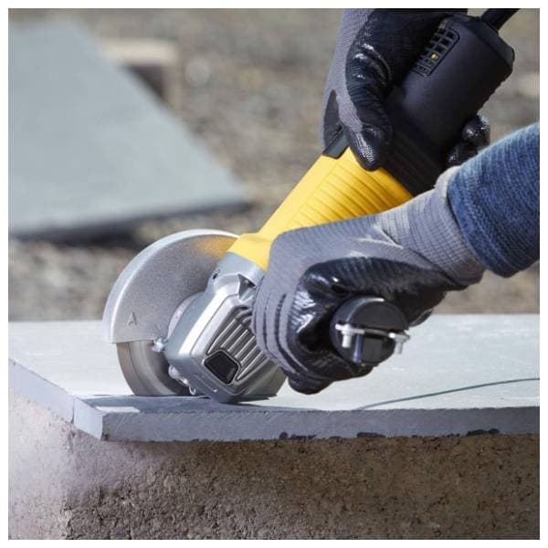 STANLEY FMEG220K ugaona brusilica 1