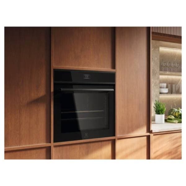 ELECTROLUX ugradna rerna EOE8P39H 5