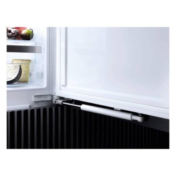 MIELE ugradni zamrzivač FNS 7740 D 3