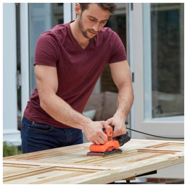 Black & Decker BEW220KAX vibraciona brusilica 2