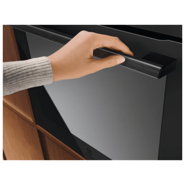 ELECTROLUX ugradna rerna EOE9P3XT 2