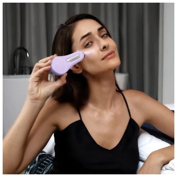 FOREO masažer Bear 2 Eyes and Lips Lavander 2