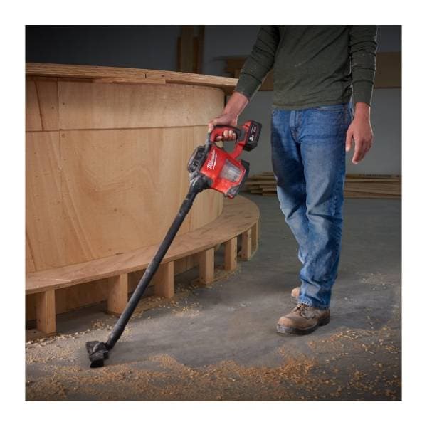 MILWAUKEE M18CV-0 Solo aku ručni usisivač 2