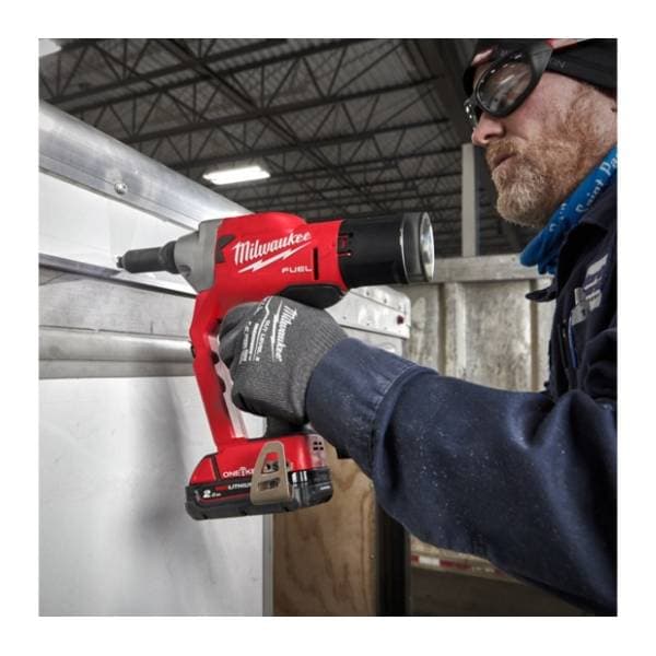 MILWAUKEE M18ONEFPRT-202X 18V 2x2Ah aku alat za pop nitne 1