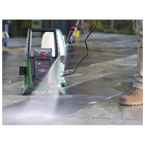 BOSCH UniversalAquatak 36V-100 4Ah 06008C7002 aku perač pod pritiskom 1