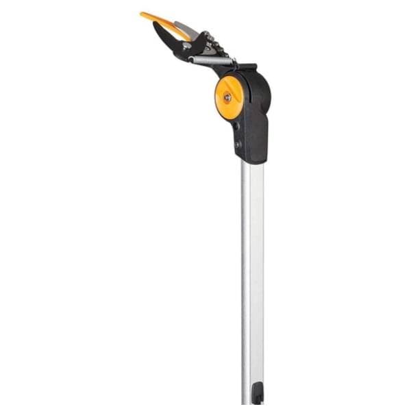 FISKARS UPX86 univerzalni teleskopski sekač grana 1