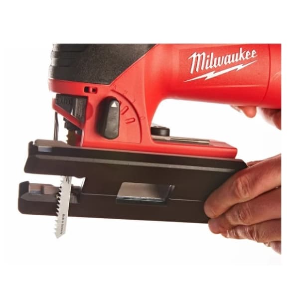 MILWAUKEE JS 120X ubodna testera 1