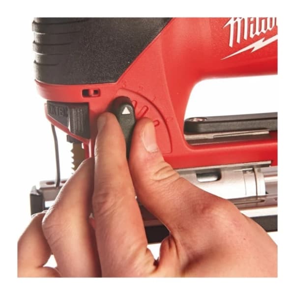 MILWAUKEE JS 120X ubodna testera 2