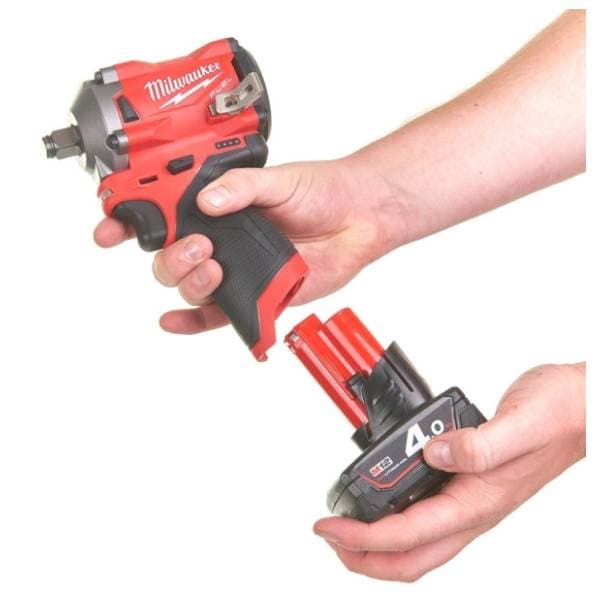 MILWAUKEE M12FIWF12-422X 2x4Ah aku udarni odvijač 1