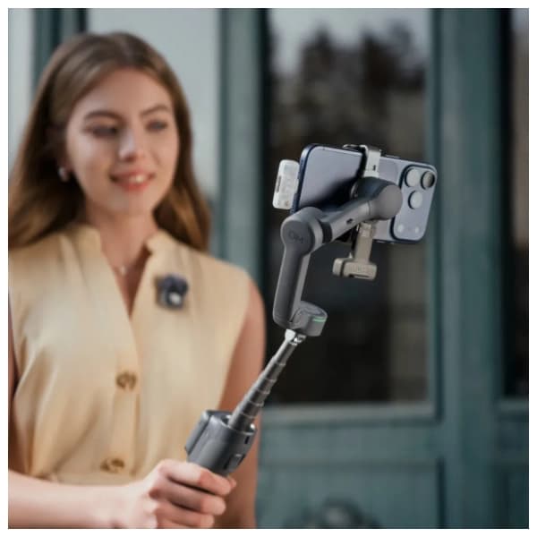 DJI Osmo Mobile 8P Creator Combo gimbal 2